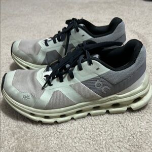 On cloud womens cloudrunner